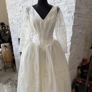 Jessica McClintock White Satin & Embroidered Tulle Ball Gown Wedding Dress